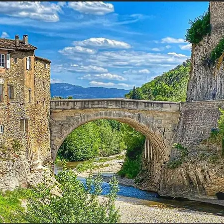 Hypercentre Avec Vue Sur Le Chateau